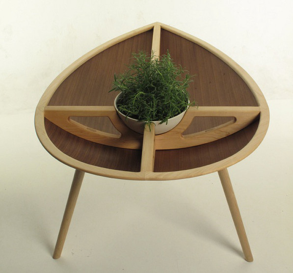 簡(jiǎn)約創(chuàng)意綠植桌“Spire” 圖二 簡(jiǎn)約創(chuàng)意綠植桌“Spire” 圖二