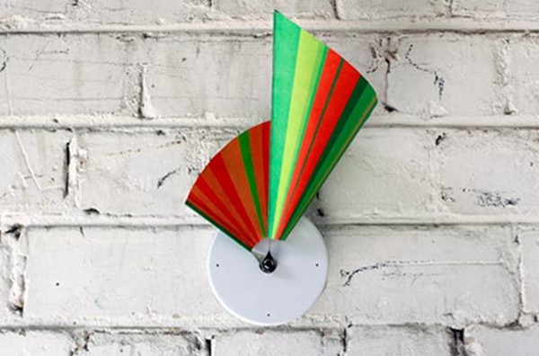 以色列設(shè)計(jì)師帶來(lái)的扇形掛鐘(Manifold Clock) 圖二 以色列設(shè)計(jì)師帶來(lái)的扇形掛鐘(Manifold Clock) 圖二