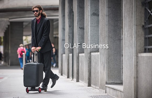 出行必備：滑板背包