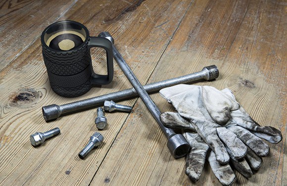 工業(yè)風(fēng)十足的輪胎杯子 圖二