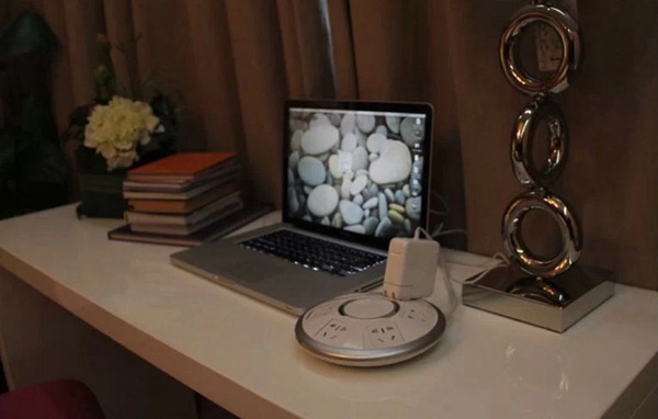 創(chuàng)意USB充電圓形插座 圖三