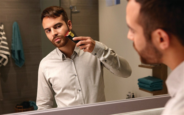 飛利浦激光制導(dǎo)剃須刀 圖三