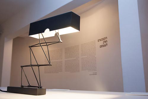 升降機創(chuàng)意臺燈設(shè)計 圖三 升降機創(chuàng)意臺燈設(shè)計 圖三