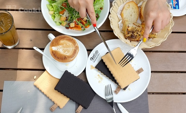 開了年度力作：餅干移動(dòng)電源