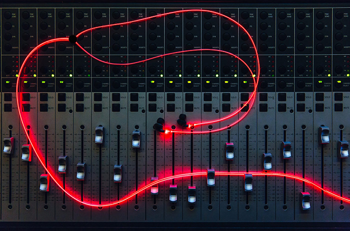 發(fā)光耳機(jī)（Glow）