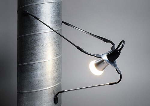 蜘蛛造型的趣味爬爬燈（Spyder Light）