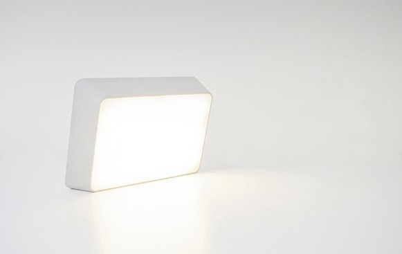 自動(dòng)感應(yīng)磚形燈具