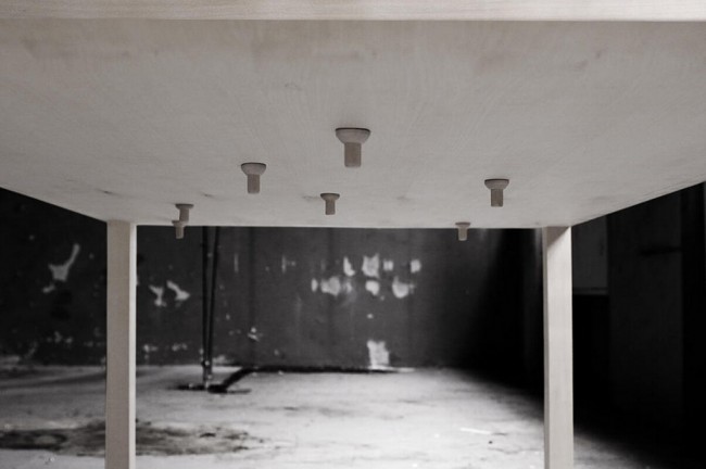 別具一格的迷宮桌子（Labyrinth Table）