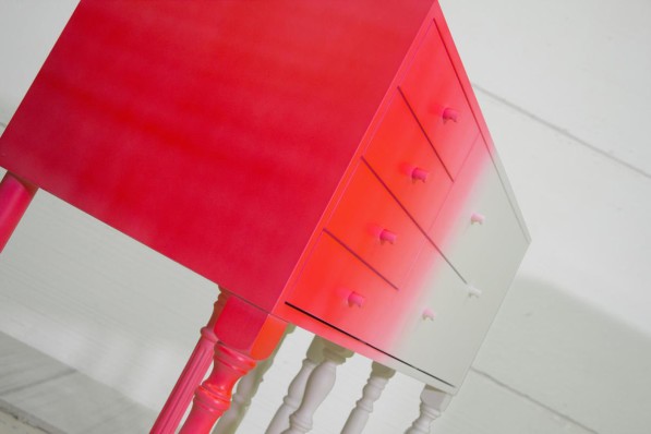 西班牙現(xiàn)代元素漸變壁櫥