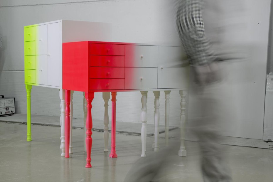 西班牙現(xiàn)代元素漸變壁櫥