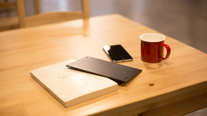 薄到極致的的移動電源