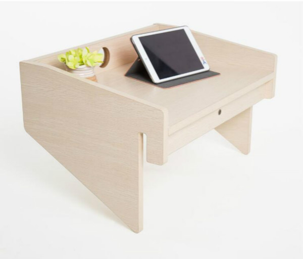 掛在上鋪的創(chuàng)意桌子（Cloudesk）