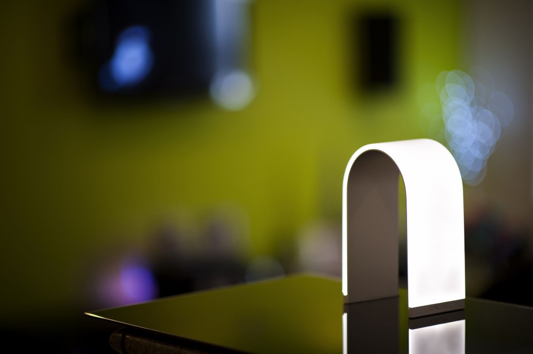 U型超薄LED創(chuàng)意臺(tái)燈