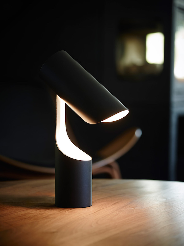 「MUTATIO」一盞害羞的臺燈